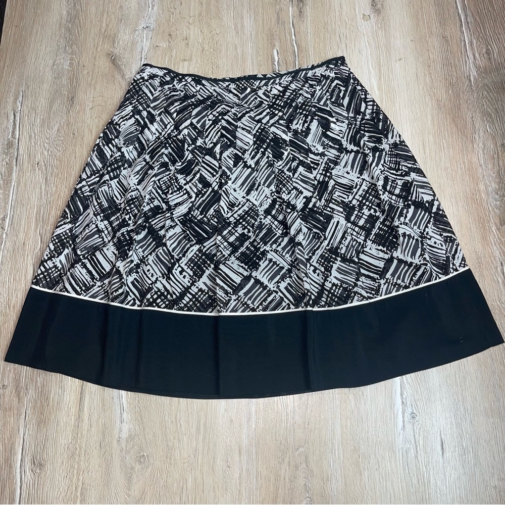 Talbots Women’s Black White Cotton Silk Blend Abstract Print Skirt Size 8 Petite